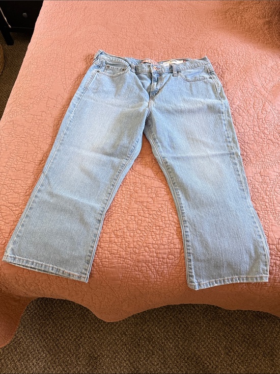 Levi's Denim - Levi's Light Blue Cropped Ankle Jeans NWOT